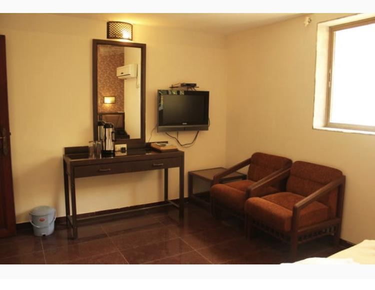 Hotel Ganesh Palace ムンバイ エクステリア 写真